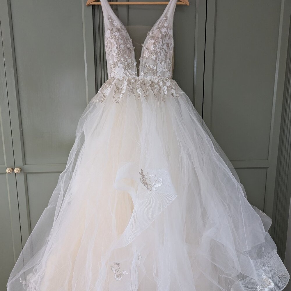 Brand New Wedding Dress - Designer